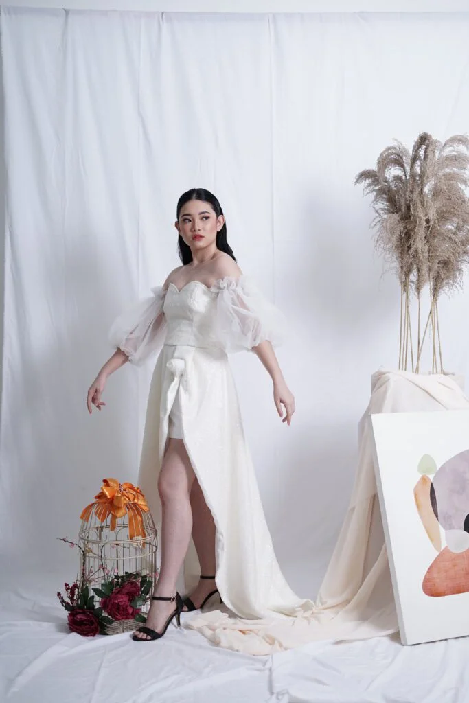 Potret Tamara Thevania memakai gaun pernikahan putih sequin dari Uptown Gown - Sewa gaun pengantin dan sewa dress pernikahan