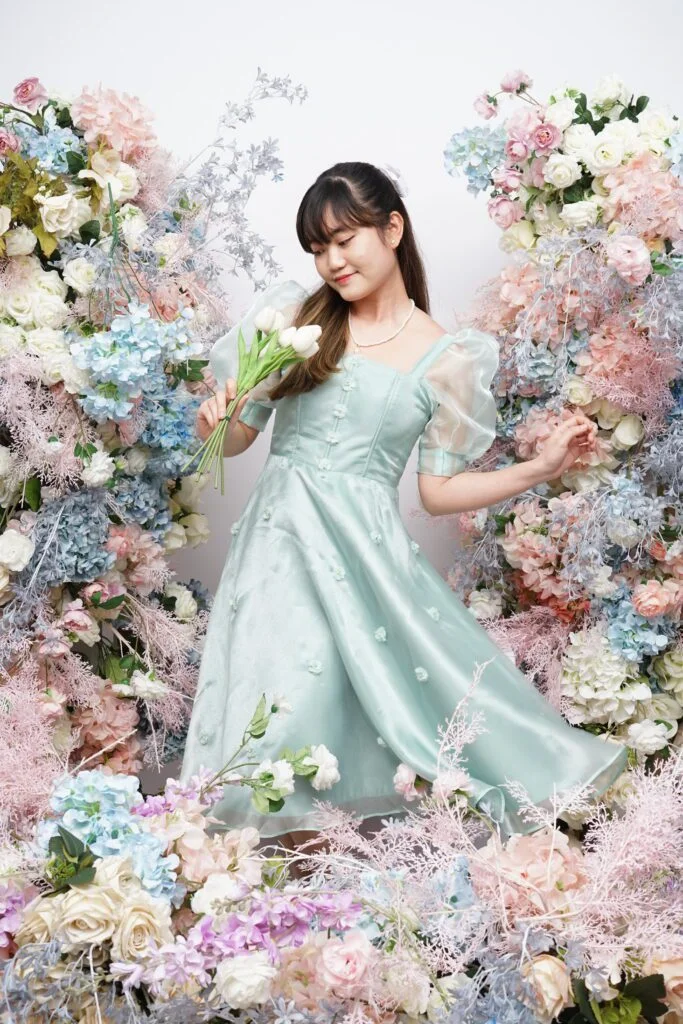 Potret Jesslyn Thevania memakai gaun sweet seventeen tosca dari Uptown Gown - Sewa Gaun Sweet Seventeen
